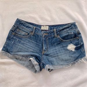 Aeropostale Ripped Jean Shorts Low-Rise Size 5/6